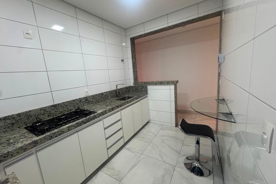 cozinha de apartamento à venda com 2 quartos, 66m² em Europa, Contagem