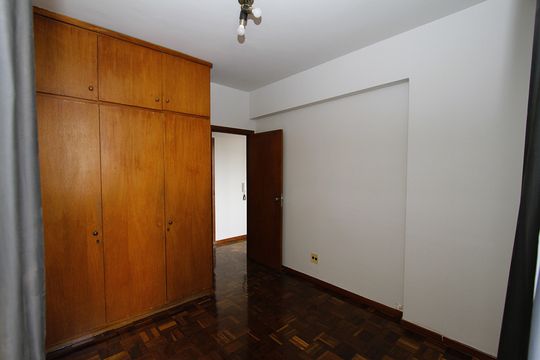Quarto de kitnet/studio para alugar com 1 quarto, 51m² em Funcionários, Belo Horizonte