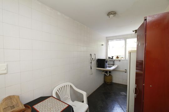 Área comum de kitnet/studio para alugar com 1 quarto, 51m² em Funcionários, Belo Horizonte
