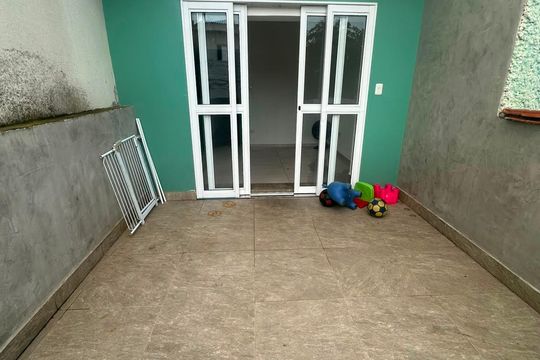 Varanda de casa à venda com 2 quartos, 71m² em Vila Nivi, São Paulo