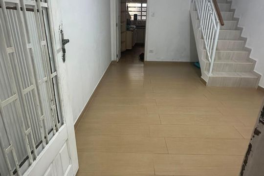 Sala de casa à venda com 2 quartos, 71m² em Vila Nivi, São Paulo