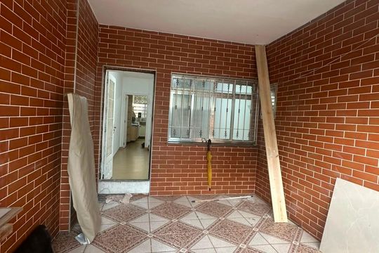 Garagem de casa à venda com 2 quartos, 71m² em Vila Nivi, São Paulo