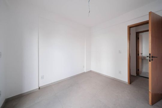 Quarto 1 de apartamento à venda com 2 quartos, 40m² em Vila Granada, São Paulo