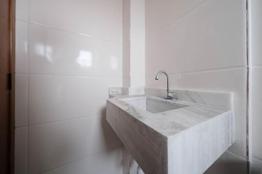 Banheiro de apartamento à venda com 2 quartos, 40m² em Vila Granada, São Paulo