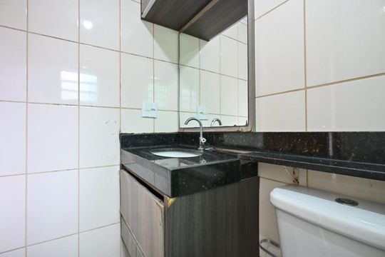 Banheiro de apartamento à venda com 2 quartos, 42m² em Jardim Paris, São Paulo
