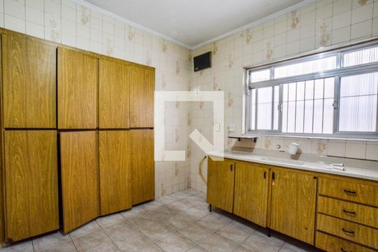 Casa para alugar com 3 quartos, 175m² em Vila Linda, Santo André