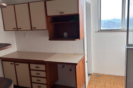 Cozinha de apartamento para alugar com 2 quartos, 60m² em Méier, Rio de Janeiro