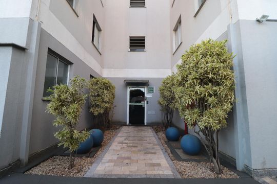 Hall de entrada de apartamento para alugar com 2 quartos, 45m² em Alto Umuarama, Uberlândia