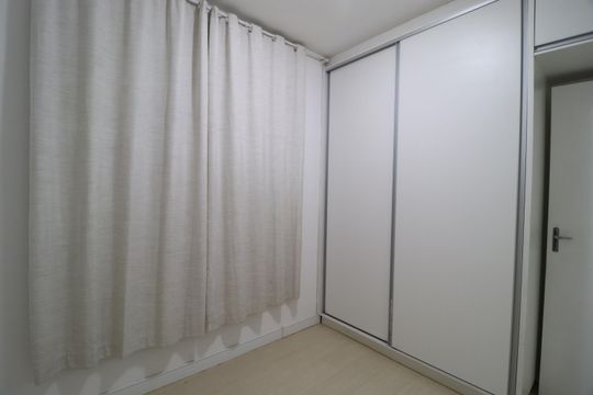 Quarto 2 de apartamento para alugar com 2 quartos, 45m² em Alto Umuarama, Uberlândia
