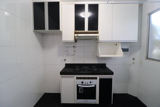Cozinha de apartamento para alugar com 2 quartos, 45m² em Alto Umuarama, Uberlândia