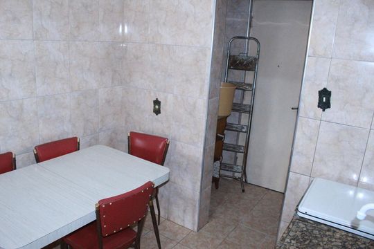 Cozinha de apartamento para alugar com 1 quarto, 65m² em Santa Ifigênia, São Paulo
