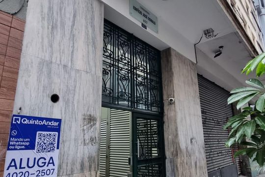 Fachada de apartamento para alugar com 1 quarto, 65m² em Santa Ifigênia, São Paulo
