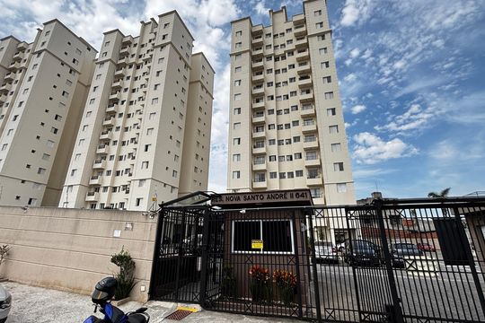 Fachada de apartamento à venda com 2 quartos, 50m² em Vila Sacadura Cabral, Santo André