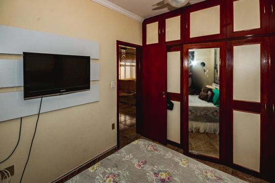 Quarto 1 de apartamento à venda com 3 quartos, 190m² em Santa Rosa, Belo Horizonte