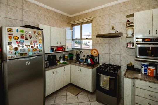 Cozinha de apartamento à venda com 3 quartos, 190m² em Santa Rosa, Belo Horizonte