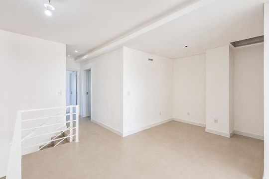 Quarto de casa para alugar com 3 quartos, 195m² em Jardim Itu, Porto Alegre