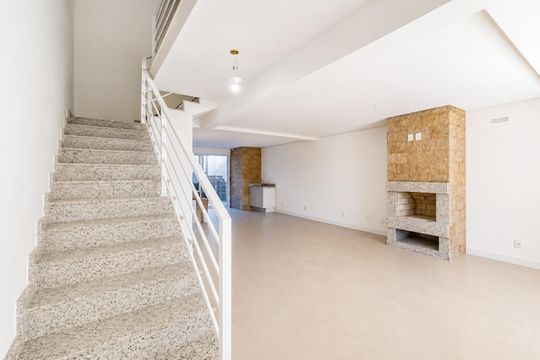 Sala de casa para alugar com 3 quartos, 195m² em Jardim Itu, Porto Alegre