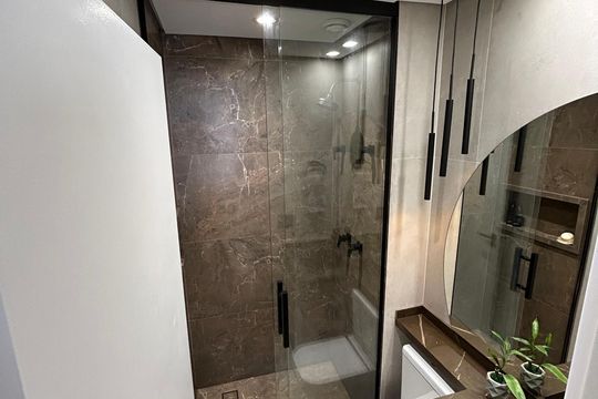 Banheiro de apartamento para alugar com 1 quarto, 60m² em  trix housing tambore, Santana de Parnaíba