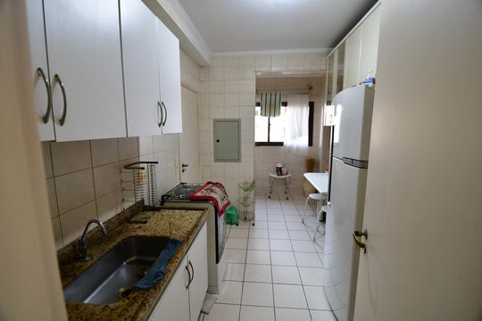 Cozinha de apartamento à venda com 3 quartos, 97m² em Cambuí, Campinas