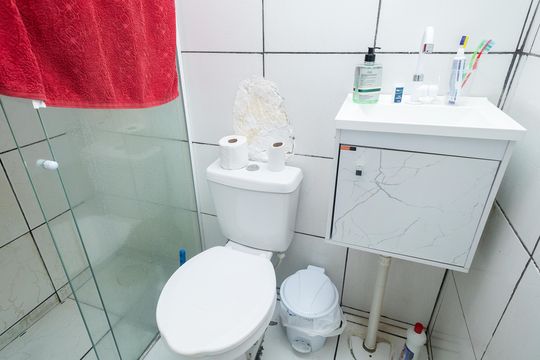 Banheiro de casa para alugar com 2 quartos, 105m² em Paciência, Rio de Janeiro