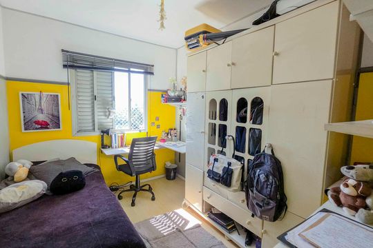 Quarto 1 de apartamento para alugar com 2 quartos, 44m² em Jardim Cláudia, São Paulo