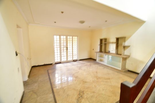 Casa à venda com 3 quartos, 300m² em Parque São Quirino, Campinas