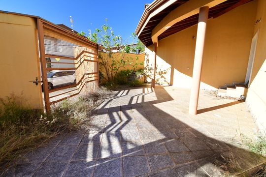 Garagem de casa à venda com 3 quartos, 300m² em Parque São Quirino, Campinas