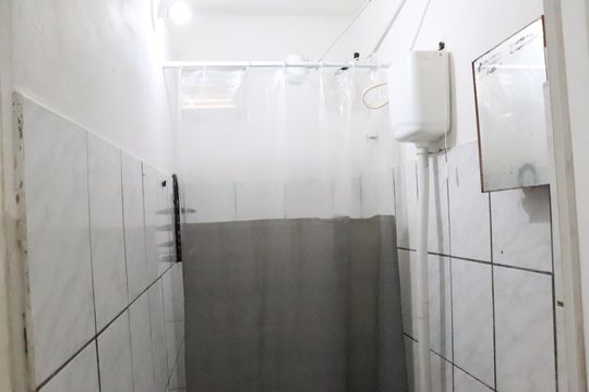 Banheiro de kitnet/studio para alugar com 1 quarto, 40m² em Centro, Campos dos Goytacazes