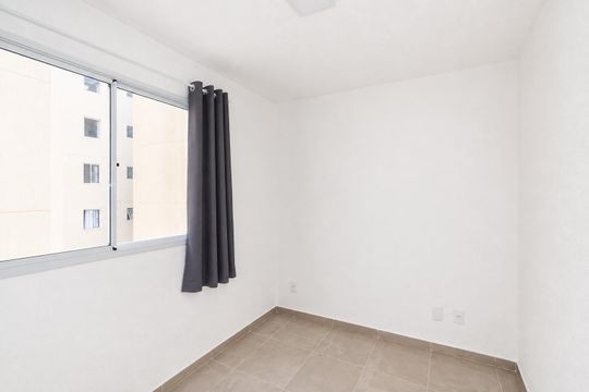 Quarto de apartamento para alugar com 2 quartos, 40m² em Campo Novo, Porto Alegre
