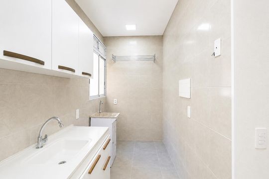 Cozinha de apartamento para alugar com 2 quartos, 40m² em Campo Novo, Porto Alegre