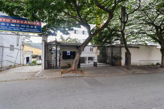 Fachada de apartamento para alugar com 2 quartos, 46m² em Vila Carmosina, São Paulo