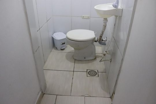 Banheiro de kitnet/studio para alugar com 1 quarto, 40m² em Centro, Campos dos Goytacazes