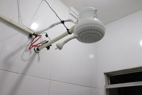 Banheiro de kitnet/studio para alugar com 1 quarto, 40m² em Centro, Campos dos Goytacazes