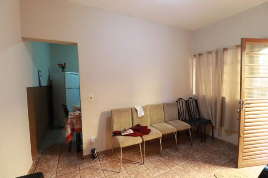 Sala fundos de casa para alugar com 4 quartos, 87m² em Adelino Simioni, Ribeirão Preto