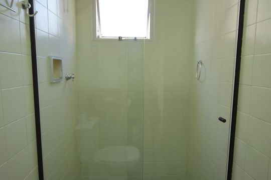 Banheiro  de apartamento à venda com 2 quartos, 58m² em Jd Iraja, São Bernardo do Campo