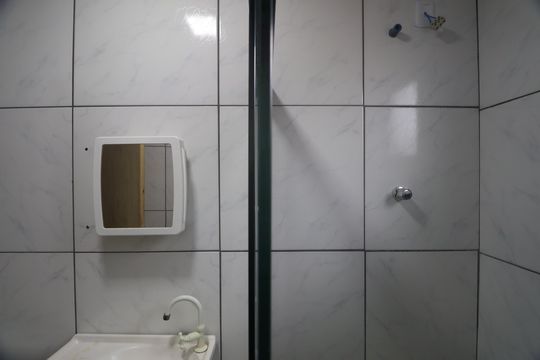 Banheiro  de casa para alugar com 2 quartos, 60m² em Fátima, Canoas