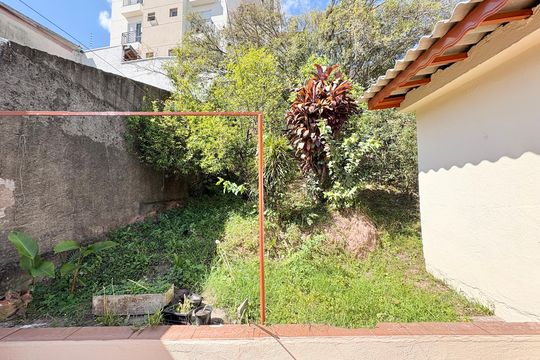 Quintal de casa para alugar com 2 quartos, 100m² em Piqueri, São Paulo
