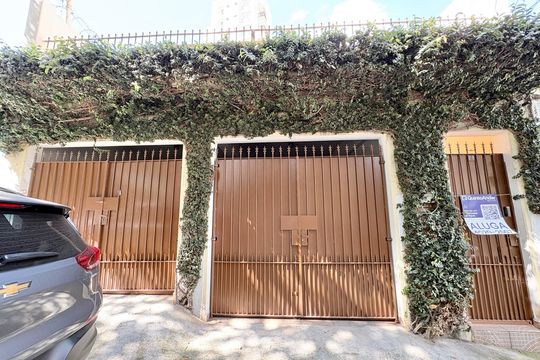 Fachada de casa para alugar com 2 quartos, 100m² em Piqueri, São Paulo