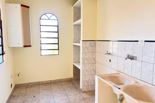 Área de serviço de casa para alugar com 4 quartos, 280m² em Jardim Satélite, São José dos Campos