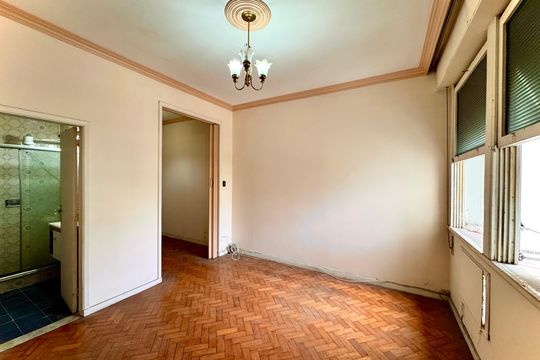 Sala/Quarto de kitnet/studio à venda com 1 quarto, 28m² em Centro, Rio de Janeiro