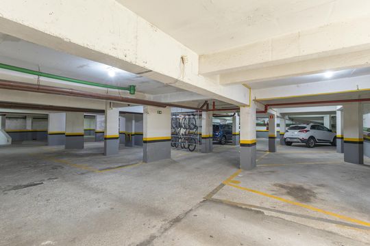 Garagem de apartamento para alugar com 2 quartos, 40m² em Bigorrilho, Curitiba