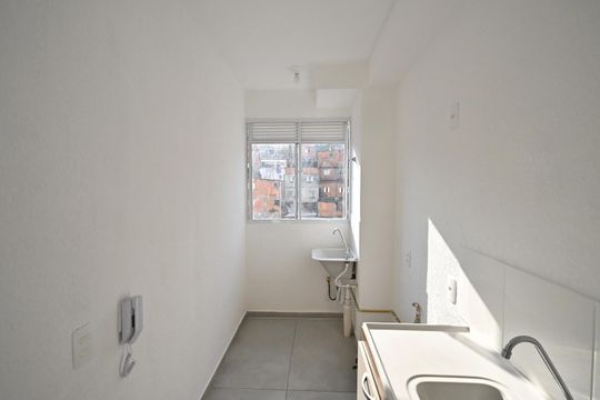 Cozinha de apartamento para alugar com 2 quartos, 44m² em Vila Andrade, São Paulo