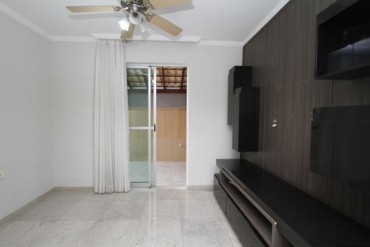 Sala de TV de apartamento à venda com 2 quartos, 104m² em Padre Eustáquio, Belo Horizonte