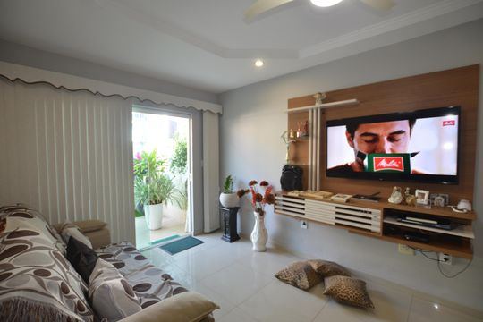 Sala de casa à venda com 3 quartos, 120m² em Jardim Sulacap, Rio de Janeiro