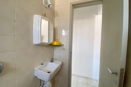 Banheiro social de apartamento para alugar com 1 quarto, 41m² em Cascadura, Rio de Janeiro
