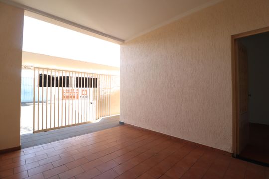 Garagem de casa para alugar com 3 quartos, 74m² em Tibery, Uberlândia