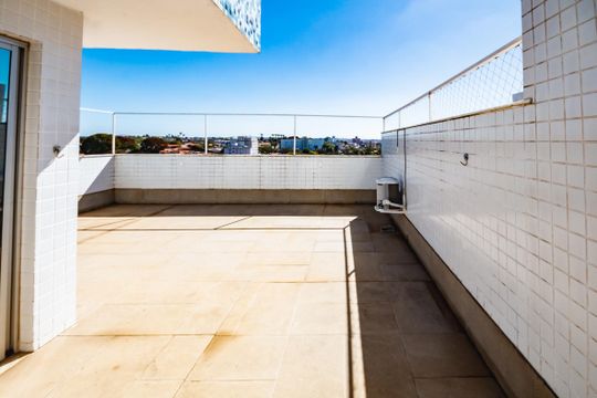 Apartamento para alugar com 2 quartos, 170m² em Itapoã, Belo Horizonte