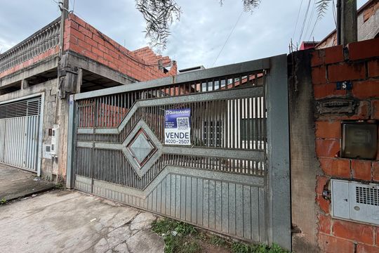 Plaquinha instalada COD PXZV-2426 - Fachada de casa à venda com 2 quartos, 60m² em Jardim Novo Mundo, Várzea Paulista