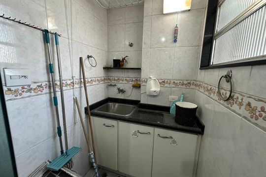 Cozinha e Área de Serviço de apartamento para alugar com 2 quartos, 62m² em Itararé, São Vicente