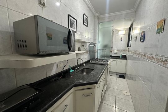 Cozinha de apartamento para alugar com 2 quartos, 62m² em Itararé, São Vicente
